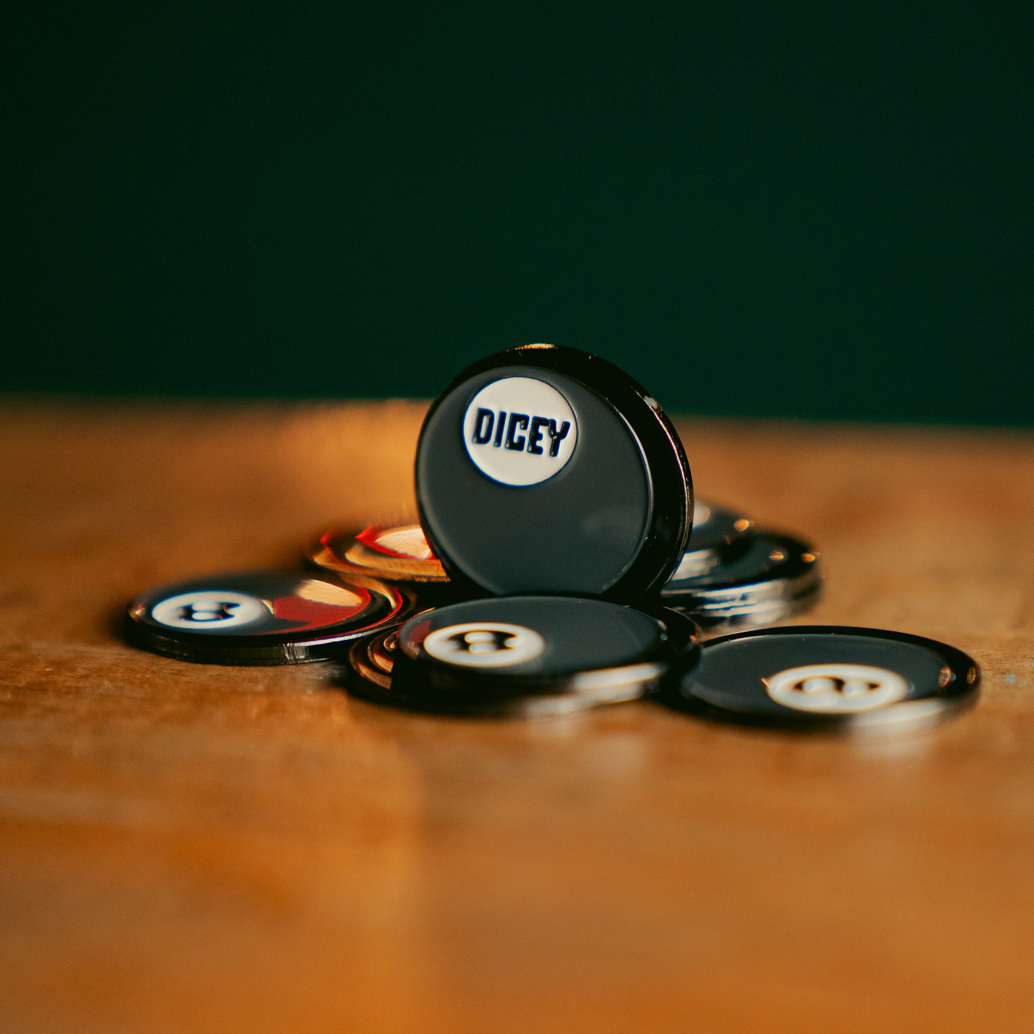 Lucky 8 Ball Marker